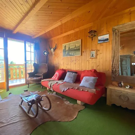 2 Bedroom Close To Lifts And Amenities