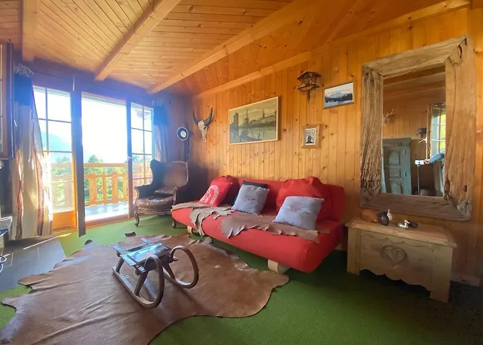 2 Bedroom Close To Lifts And Amenities